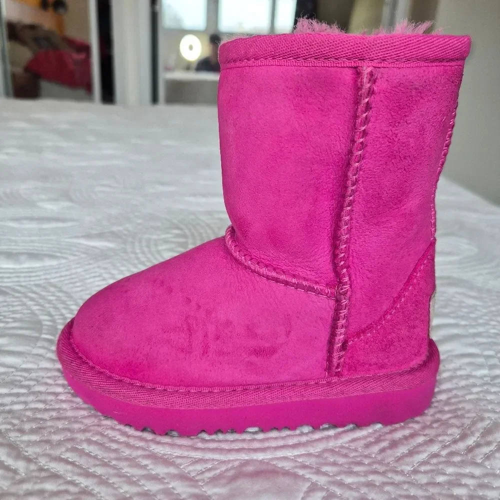 GUC UGG Classic II Boots Hot Pink Raspberry Sorbet Sz 7